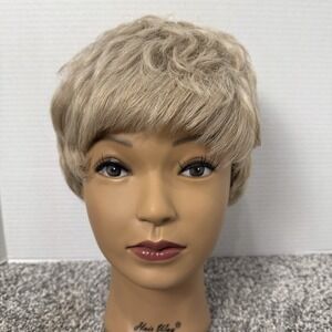 Estetica Wig  ~ Preowned ~ Good Condition
